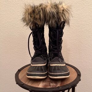Sorel Women's Black and Tan Winter Boots